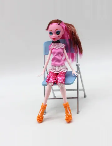 Papusa SHEIN, mix culori