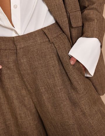 Pantaloni PrettyLittleThing, maro