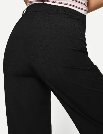 Pantaloni Bershka, negru