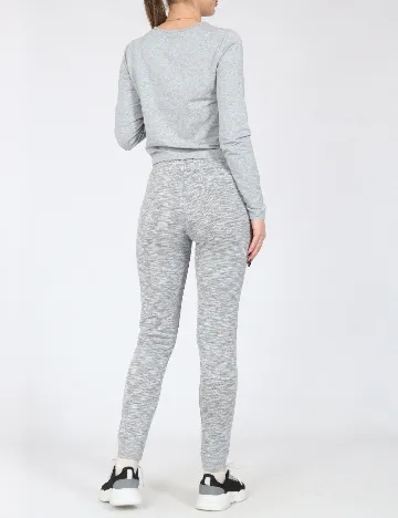 Pantaloni Bershka, gri deschis