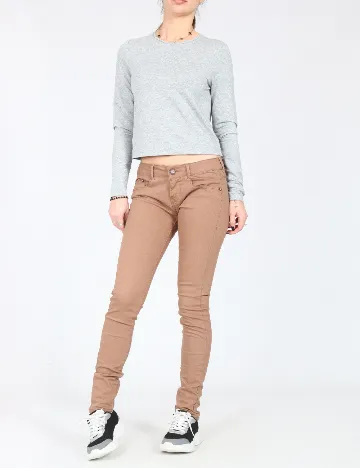 Pantaloni Bershka, maro