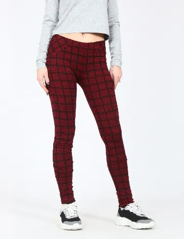 Colanti Bershka, rosu