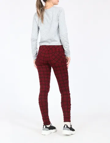 Colanti Bershka, rosu