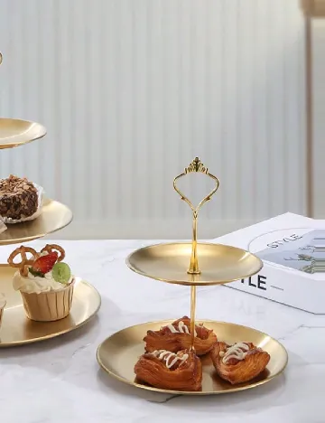 Platou etajat SHEIN, auriu