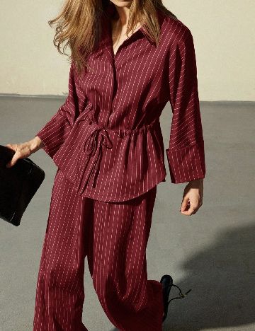 Compleu Aveloria, visiniu