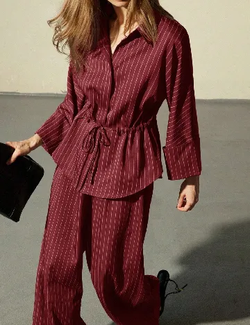 Compleu Aveloria, visiniu