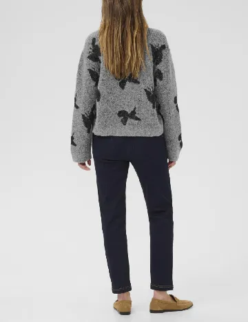 Cardigan Culture, gri