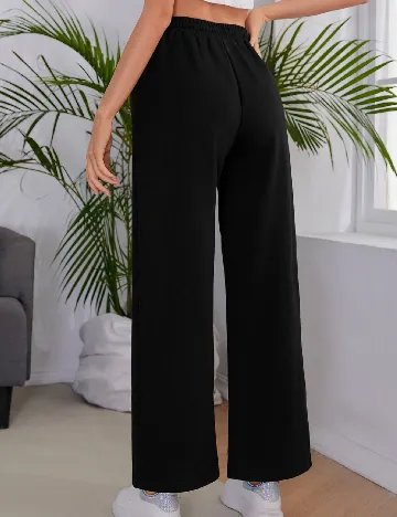 Pantaloni SHEIN, negru