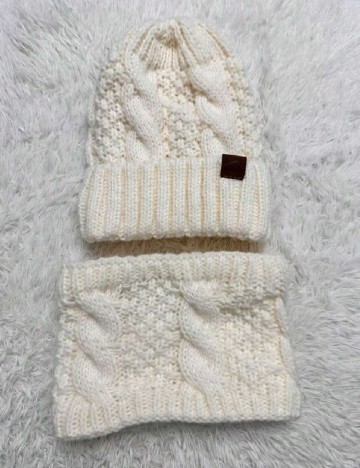 Set caciula si fular circular SHEIN, crem