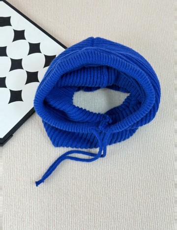 Caciula SHEIN, albastru