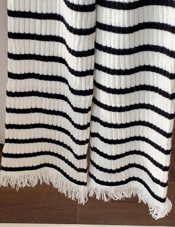 Pantaloni SHEIN, alb/negru