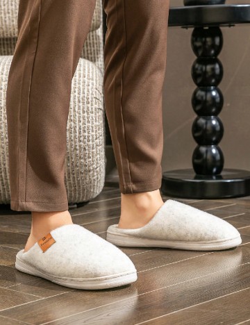 Papuci de Casa SHEIN, crem