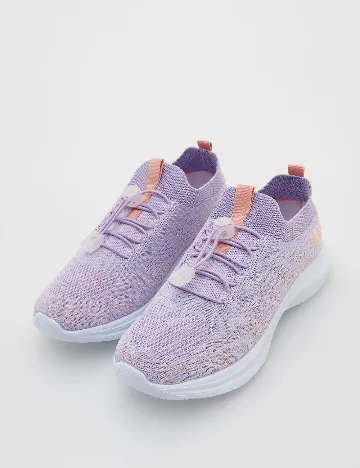 Adidasi Reserved, mov