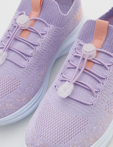 Adidasi Reserved, mov