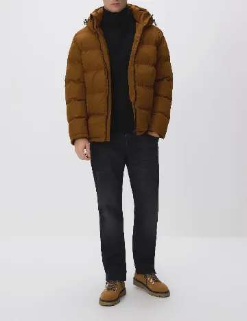 Geaca Reserved, maro