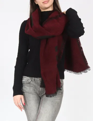 Fular Bershka, visiniu