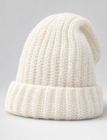 Caciula Bershka, ecru