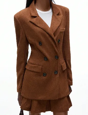 Compleu Aveloria, maro