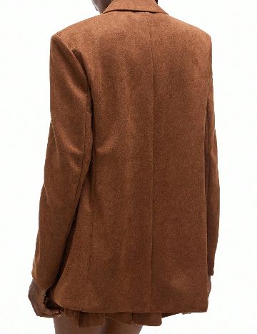 Compleu Aveloria, maro