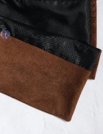 Compleu Aveloria, maro