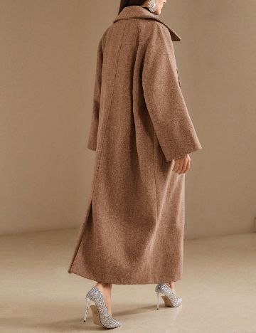 Palton Anewsta, maro