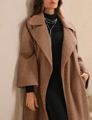 Palton Anewsta, maro