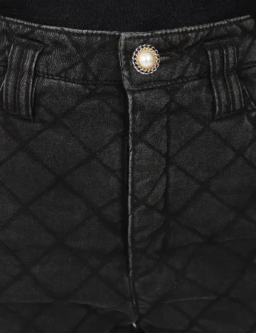 Pantaloni scurti Bershka, negru