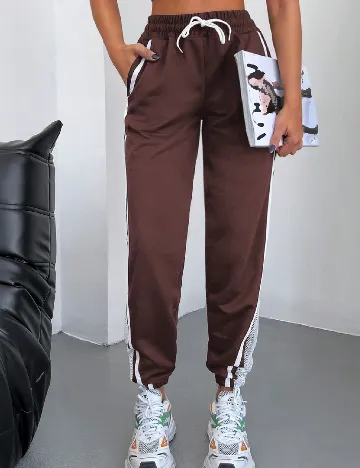 Pantaloni SHEIN, maro