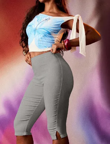 Pantaloni trei sferturi Missguided, gri