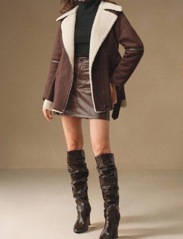 Palton Anewsta, maro