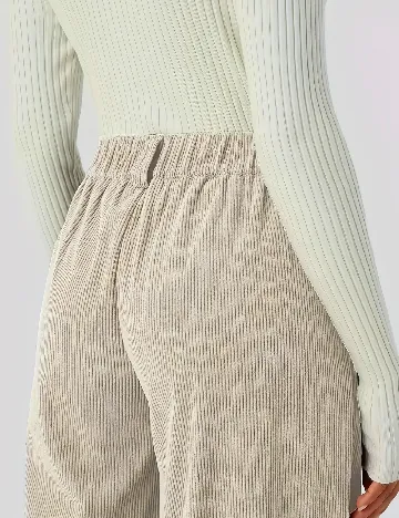 Pantaloni SHEIN, crem