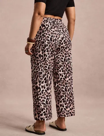Pantaloni SHEIN CURVE, animal print