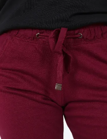 Pantaloni Bershka, visiniu