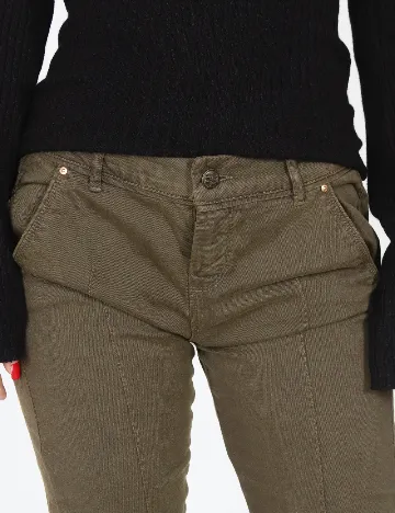 Pantaloni Bershka, verde