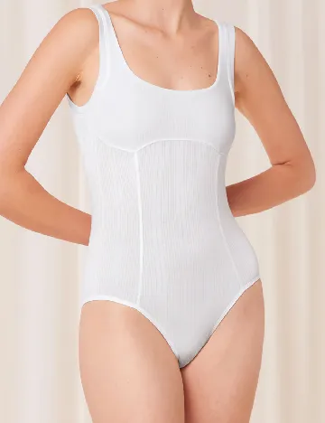 Body modelator Triumph, alb