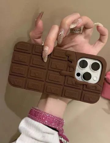 Husa iPhone 13 SHEIN, maro