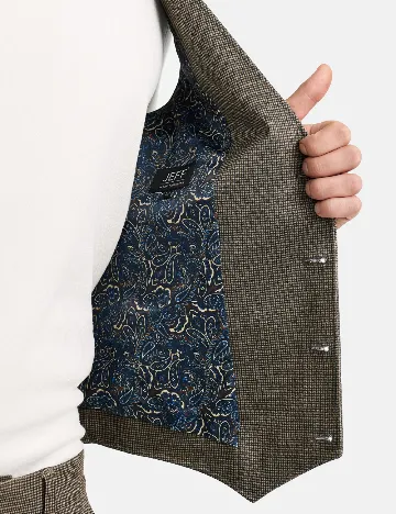 Vesta Jeff Urban Tailoring, maro