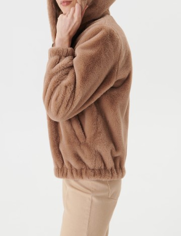 Jacheta Sinsay, maro