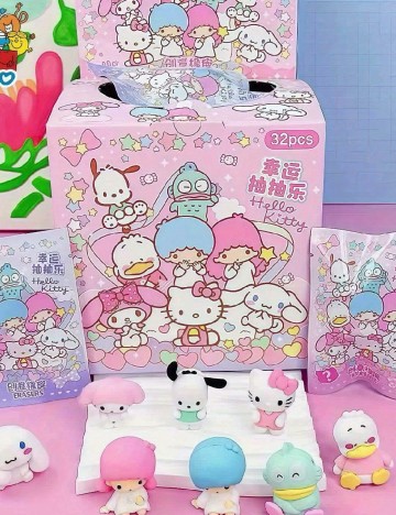 Set figurine SHEIN, mix culori