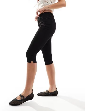 Pantaloni trei sferturi ASOS, negru