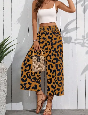 Pantaloni SHEIN, maro