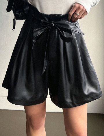 Pantaloni scurti SHEIN, negru