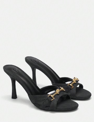 Saboti Cuccoo, negru