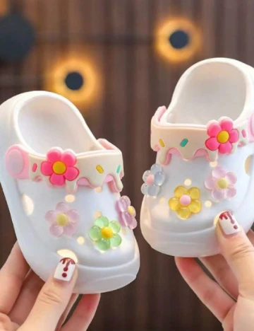 Saboti Shein Kids, alb