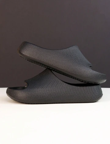 Slapi Shein Kids, negru