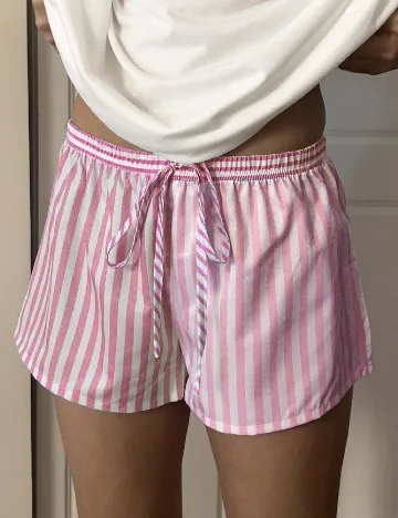 Pantaloni scurti SHEIN, alb/roz