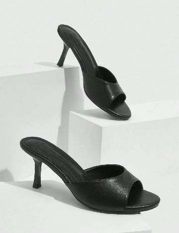 Saboti Cuccoo, negru