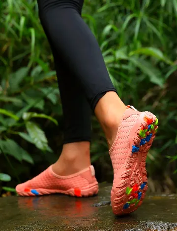 Adidasi de drumetie SHEIN, corai