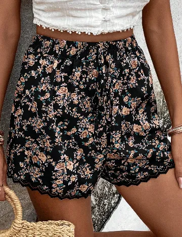 Pantaloni scurti SHEIN, floral print