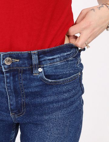 Body Pull&Bear, rosu